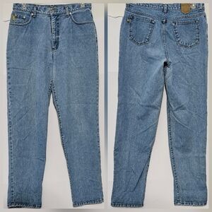 Pulp Size 14 Blue Denim Mom Jeans with 5-Pocket Design and Zipper Button Up Fly.